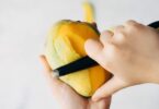 How to peel a Mango
